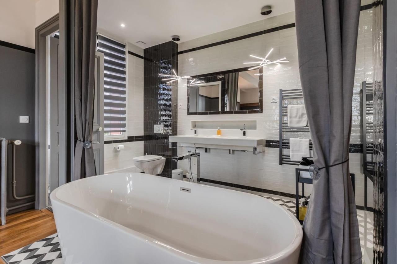 Le Manoir Des Embruns 14P - Location N1- Terrace- Public Parking 2 Min Villa Honfleur Buitenkant foto